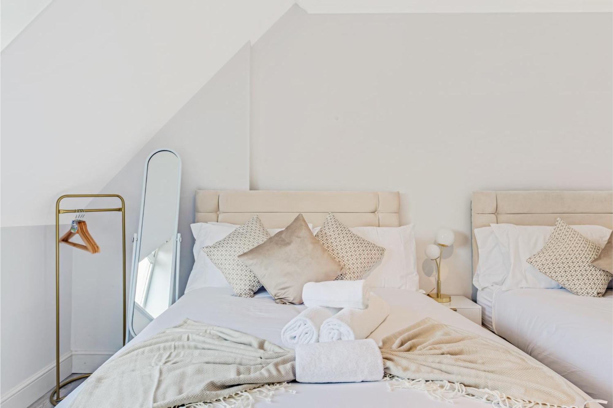 Sweet And Lovely 2Br With Free Parking Лондон Экстерьер фото