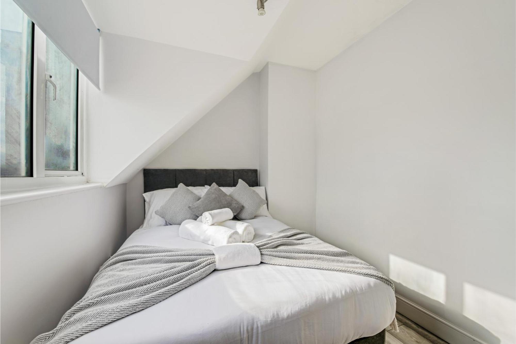 Sweet And Lovely 2Br With Free Parking Лондон Экстерьер фото