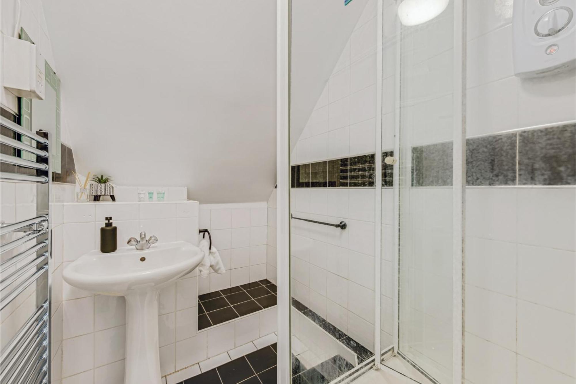 Sweet And Lovely 2Br With Free Parking Лондон Экстерьер фото